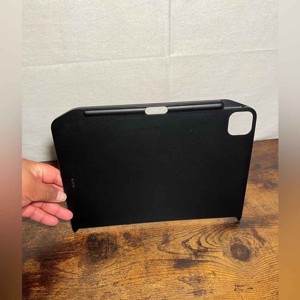 CoverBuddy for iPad 5,4 and iPad Pro 11” magnetic case.